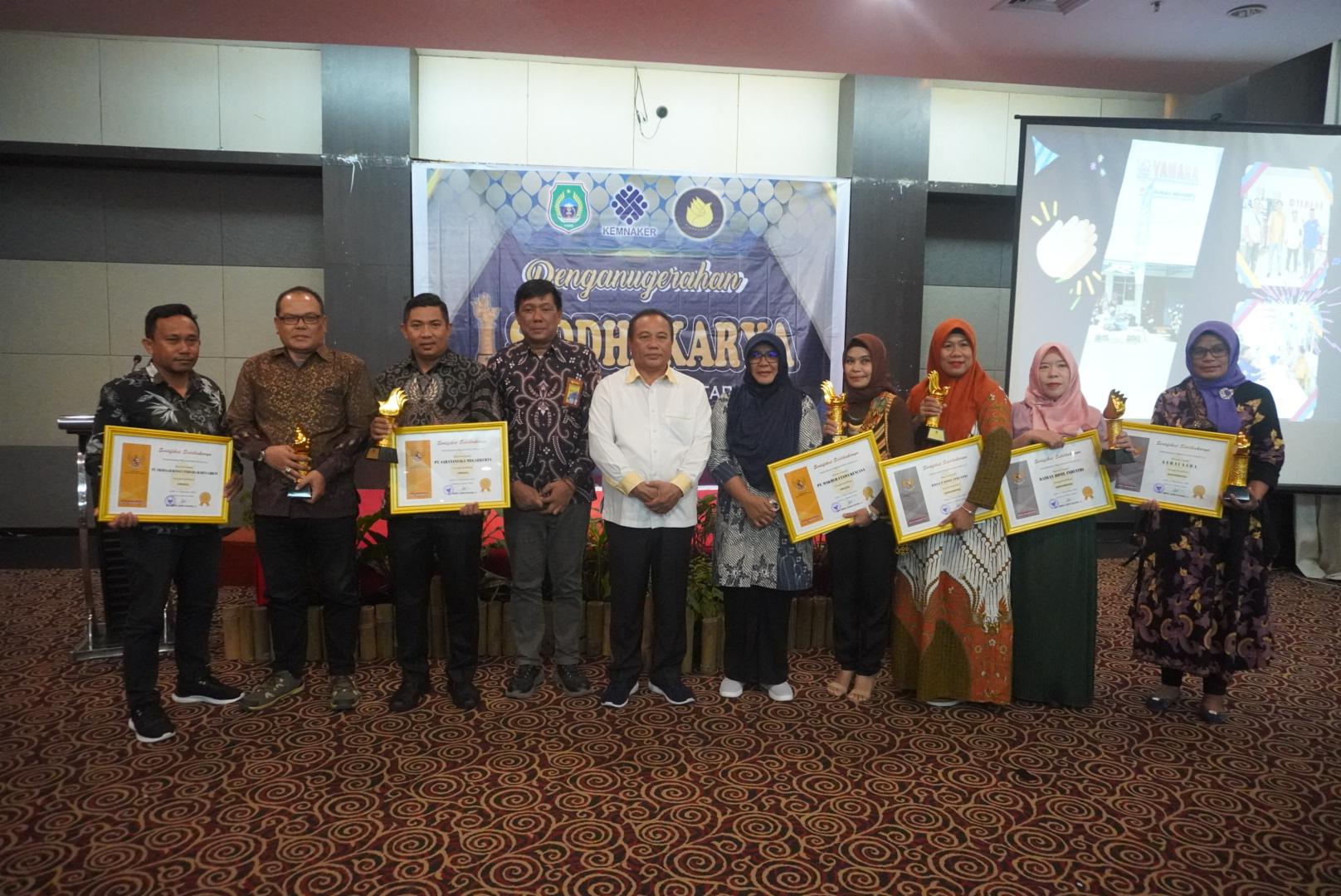 PT TBP Raih Penghargaan Produktivitas Siddhakarya dengan Kualifikasi Unggul dari Pemprov Maluku Utara