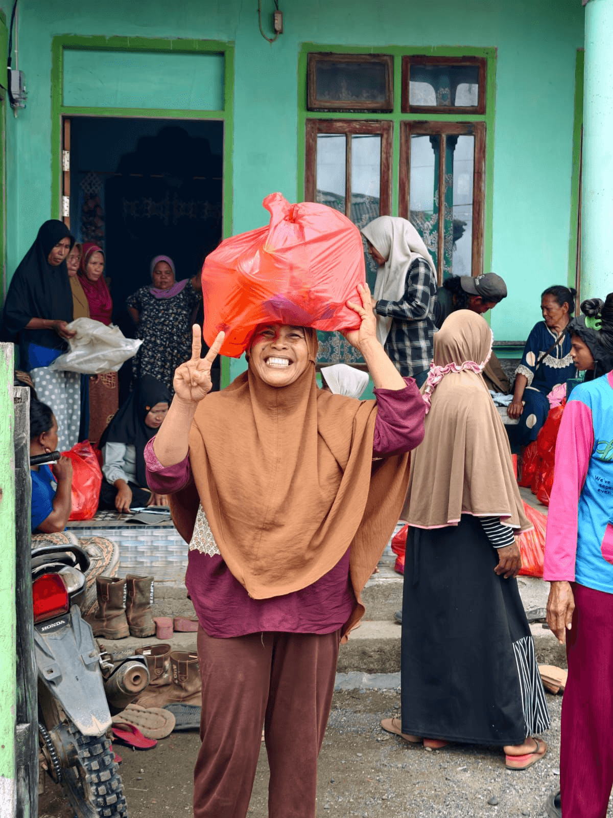 Soligi Residents Enthusiastically Welcome Harita Nickel's Ramadan Bazaar