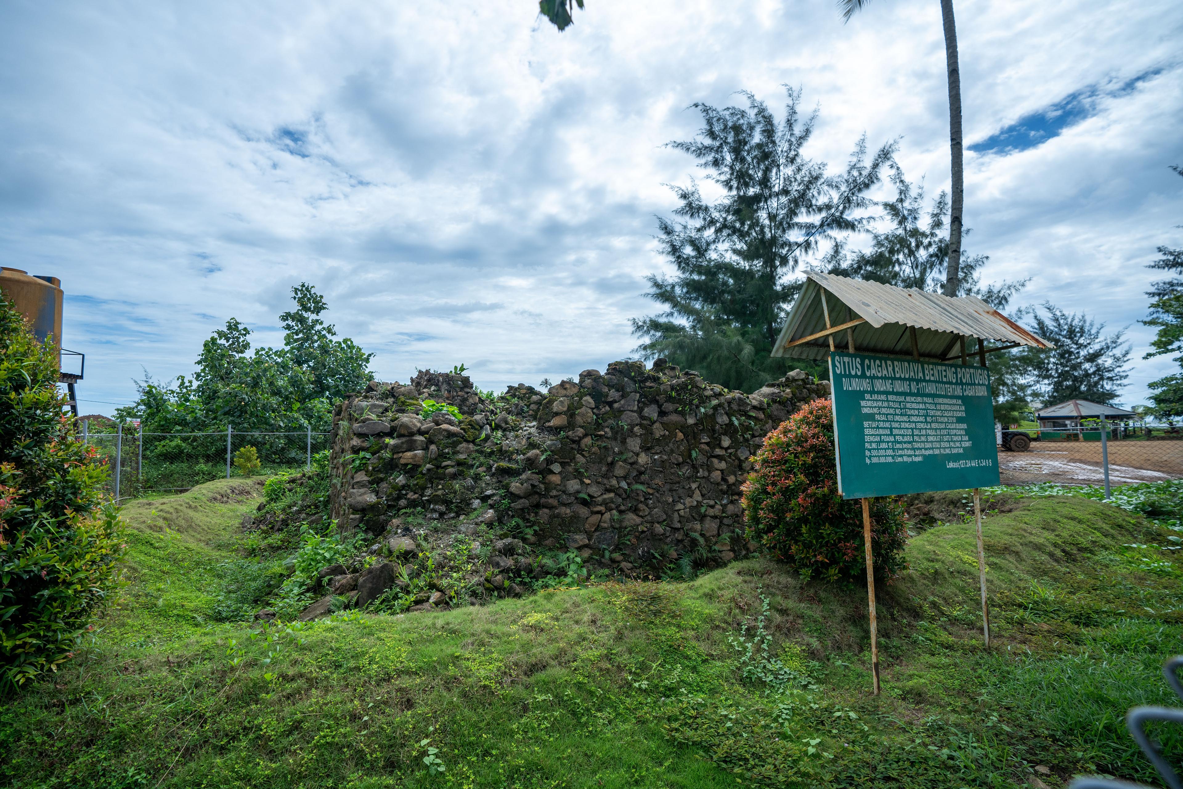 Fort De Brill: A Cultural Heritage Preserved Amidst the Obi Industrial Zone