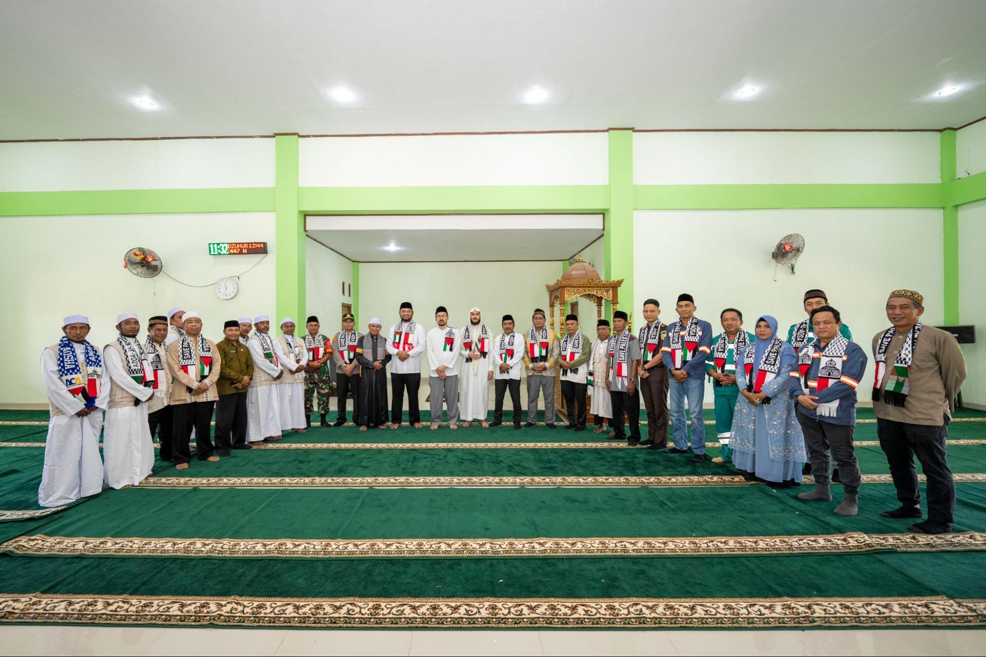 South Halmahera Regent Inaugurates Madinatul Hijrah Mosque in New Kawasi Settlement