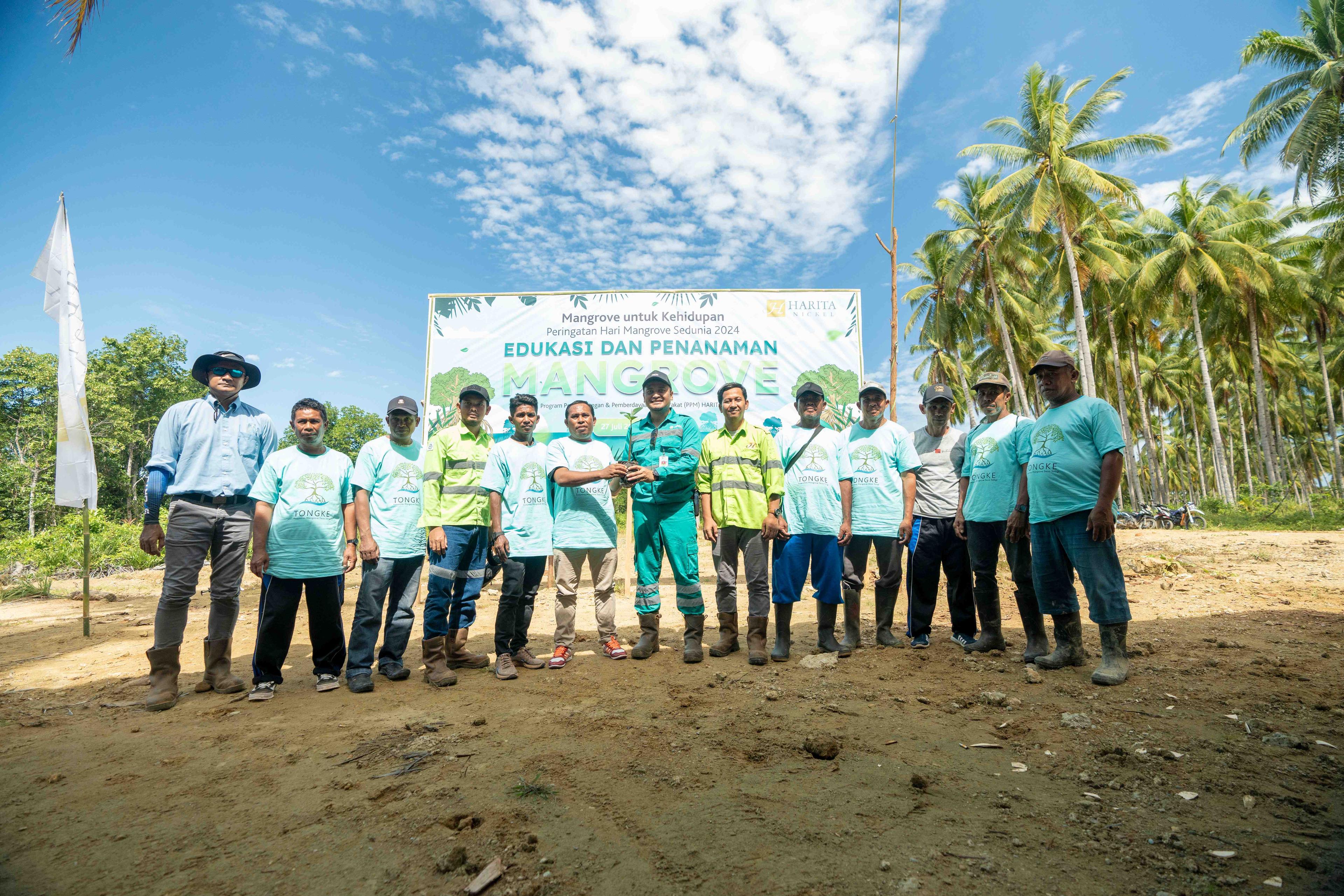 World Mangrove Day: Harita Nickel Encourages Students to Plant Mangroves along the Coast of Soligi