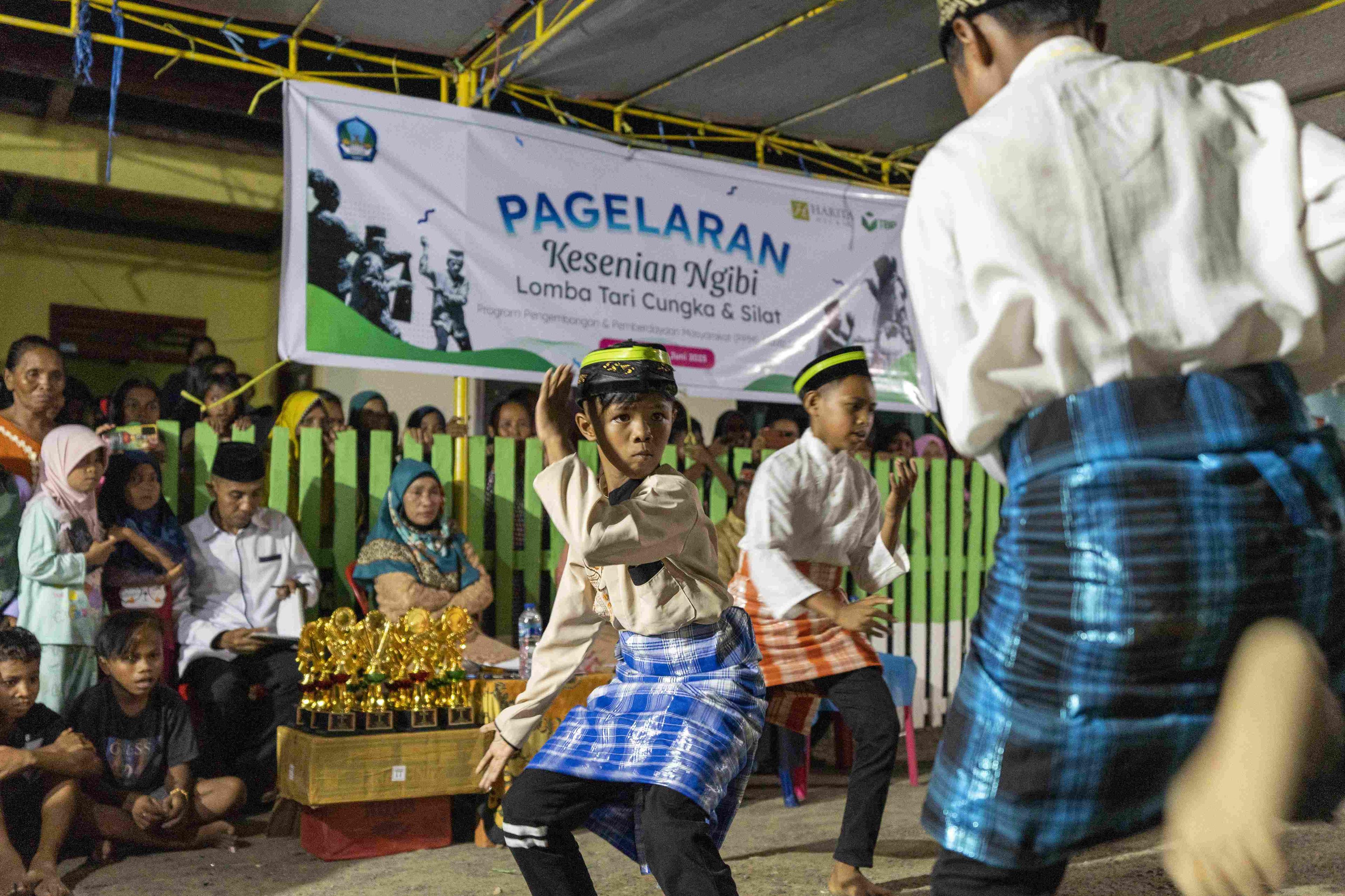 Ngibi Art Performance: Preserving Tradition, Knitting Togetherness among Soligi Villagers