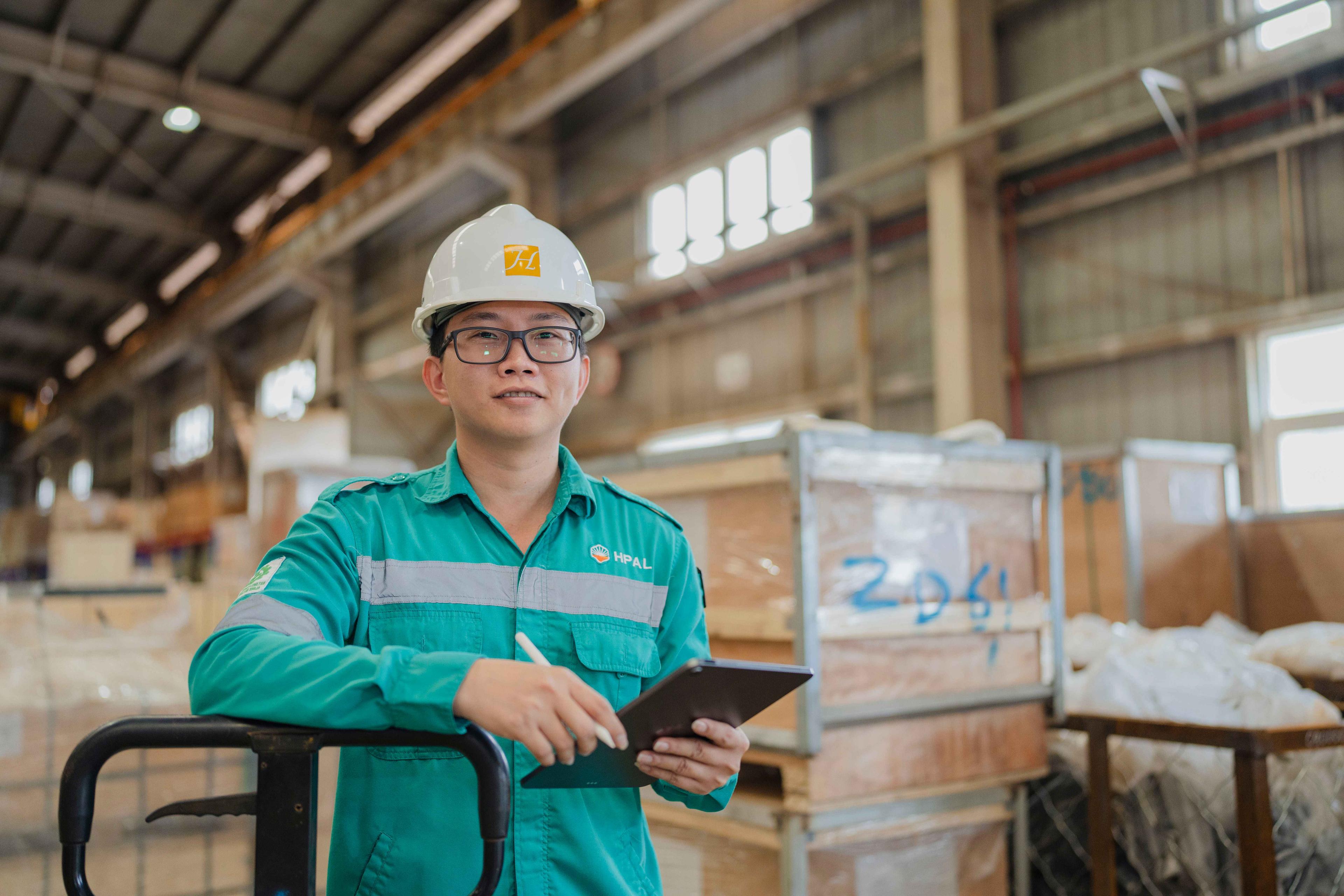 Novianda's Career Journey From Translator Staff to Warehouse Supervisor