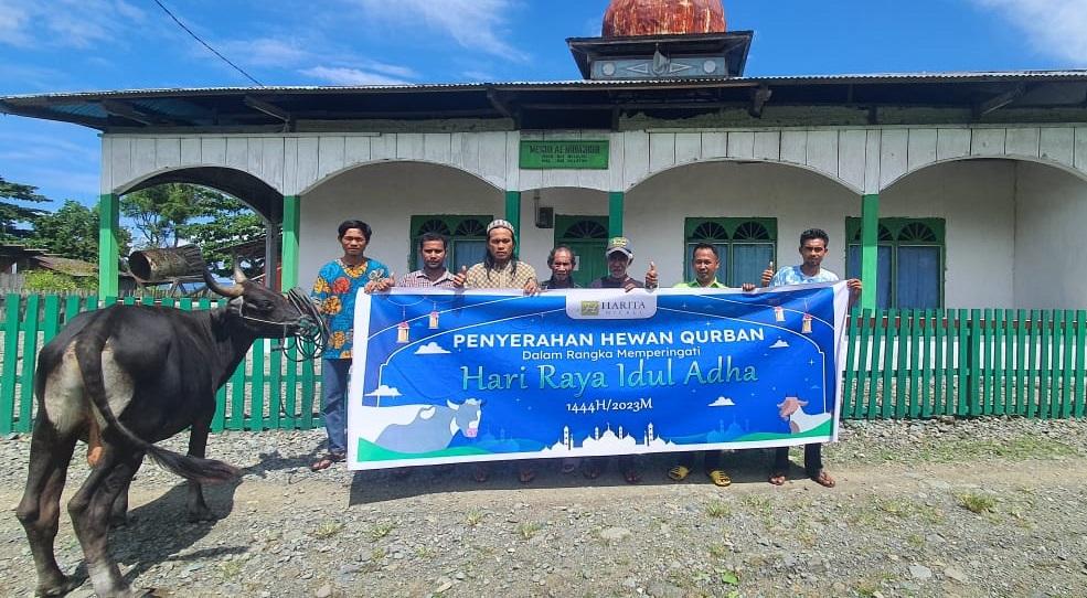 Harita Nickel Distributes 34 Sacrificial Animals and Empower Local Breeders in Obi Island